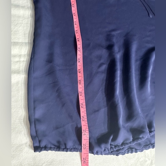 🎉Laundry by Shelli Segal Navy Sheer Blouse Very Lightweight Size Medium - Picture 7 of 9